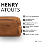 Trousse Henry en cuir marron clair, vue latérale montrant fermetures éclair et embossage STILORD sur fond blanc