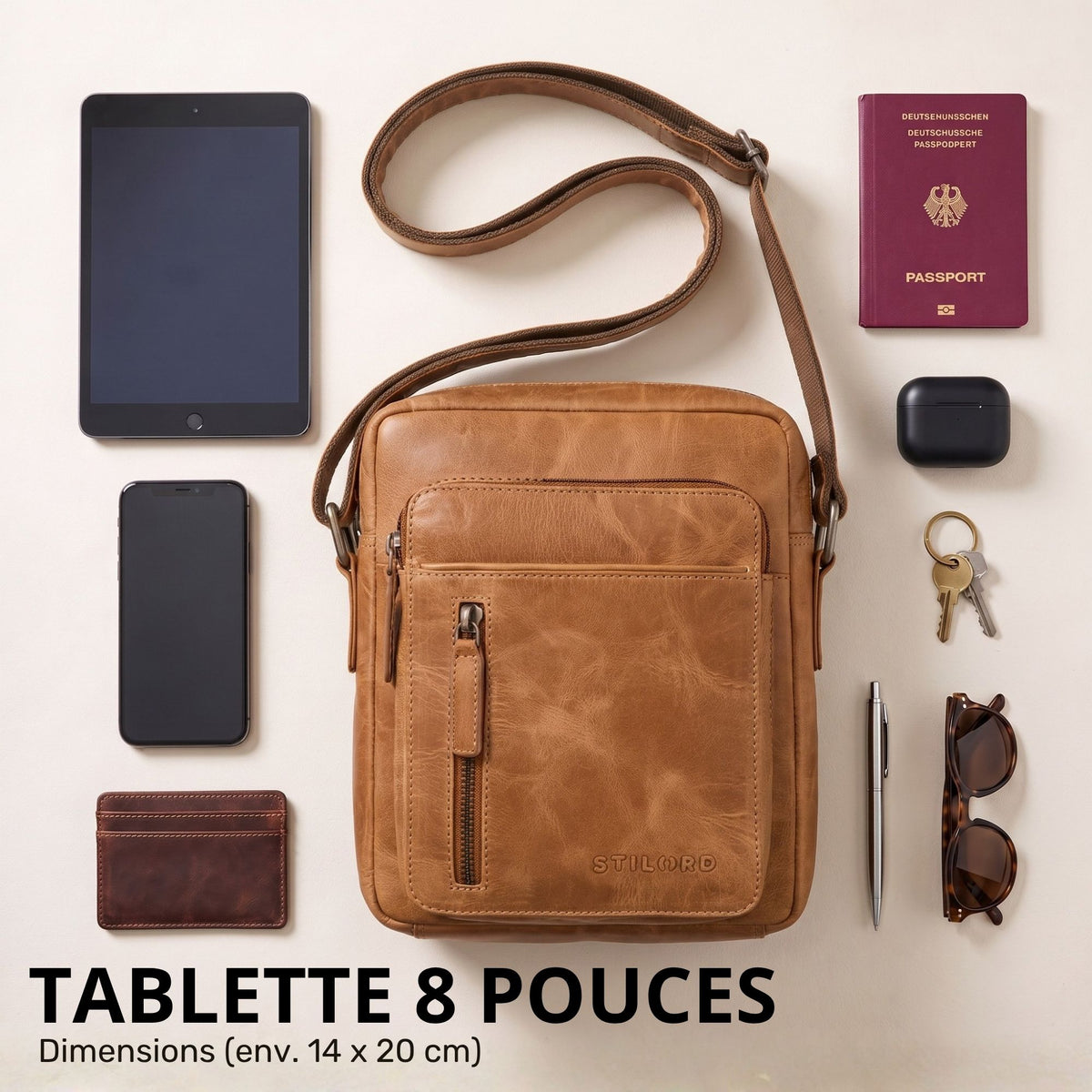 Kleine Leder-Umhängetasche perugia-braun, Draufsicht mit STILORD-Prägung, 8-Zoll-Tablet, Pass und Accessoires